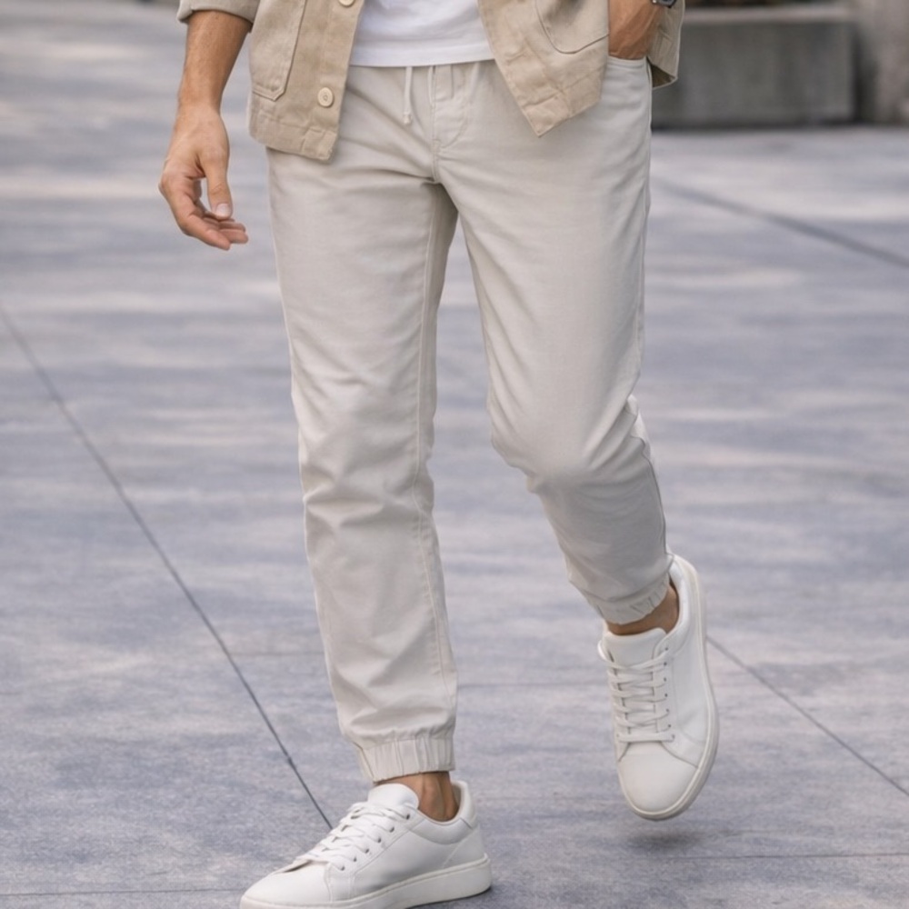 Pull&Bear White jogger
BB13